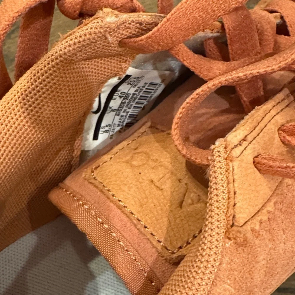 Nike classic Cortez ALC snakeskin blush 8.5